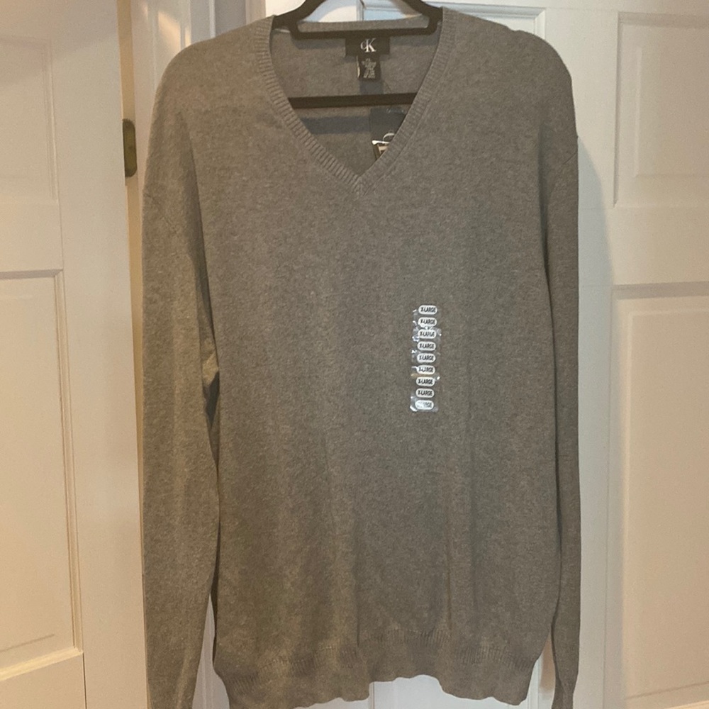 Calvin Klein Gray V neck sweater size  XL